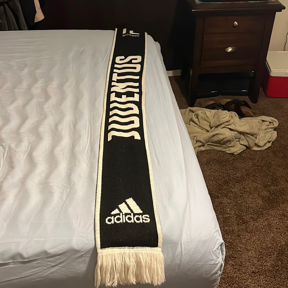 Adidas Juventus Scarf